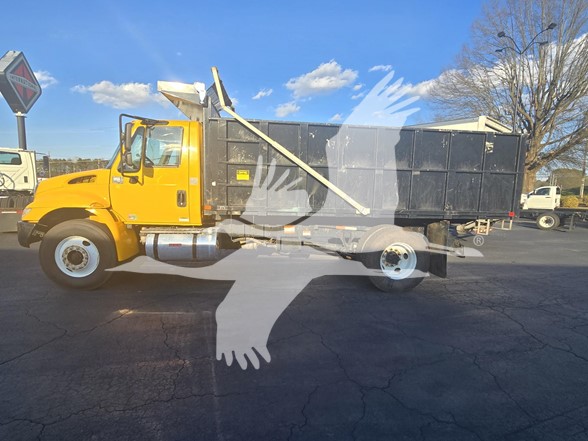 2018 INTERNATIONAL DURASTAR 4300 184037 - image 2 of 6